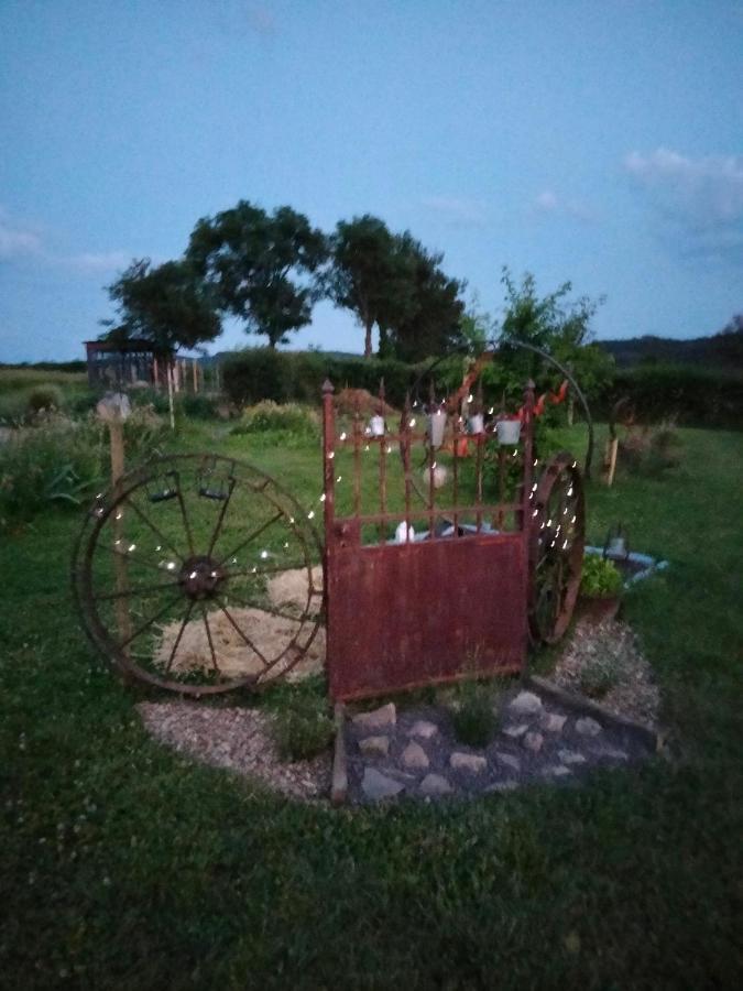 La Brousse Kacha Bed & Breakfast Malleret-Boussac Luaran gambar